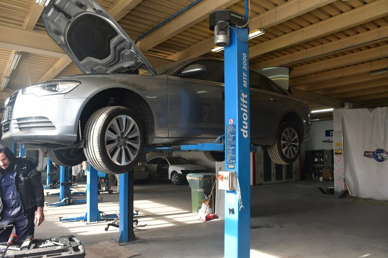 Ilfov Inchiriez service auto echipat complet pt mecanica si tinichigerie vopsitorie